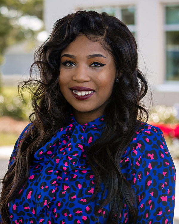 Profile pic of Nia Griffith